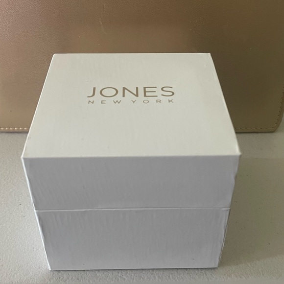 #99 - Jones New York Watch & Bracelet Set - Brand New In Box! - Picture 8 of 8